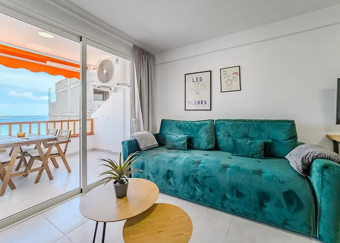 Ocean View 2bedroom In Cristianos, Heated Pool, 3 Minutes To شقة *