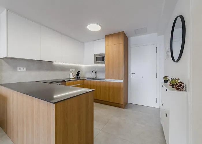 Ocean View 2bedroom In Cristianos, Heated Pool, 3 Minutes To * لوس كريستيانوس