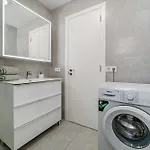Ocean View 2bedroom In Cristianos, Heated Pool, 3 Minutes To *