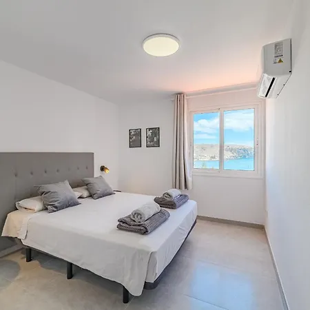 Апартаменты Ocean View 2bedroom In Cristianos, Heated Pool, 3 Minutes To Лос Кристианос