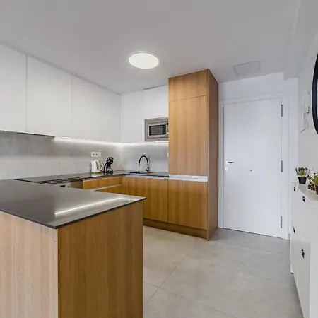 Ocean View 2bedroom In Cristianos, Heated Pool, 3 Minutes To * לוס כריסטיאנוס