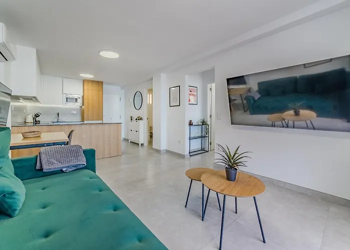 Lägenhet Ocean View 2bedroom In Cristianos, Heated Pool, 3 Minutes To