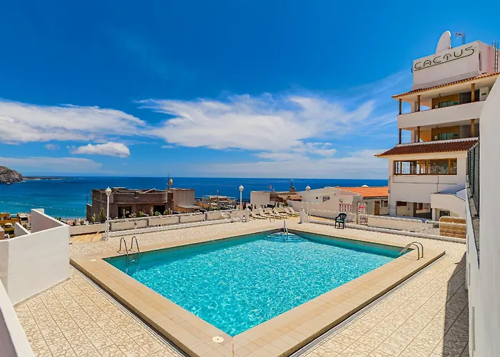 Lägenhet Ocean View 2bedroom In Cristianos, Heated Pool, 3 Minutes To *