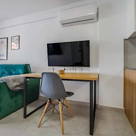 Ocean View 2bedroom In Cristianos, Heated Pool, 3 Minutes To