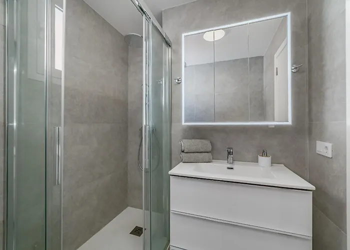 Ocean View 2bedroom In Cristianos, Heated Pool, 3 Minutes To Apartment