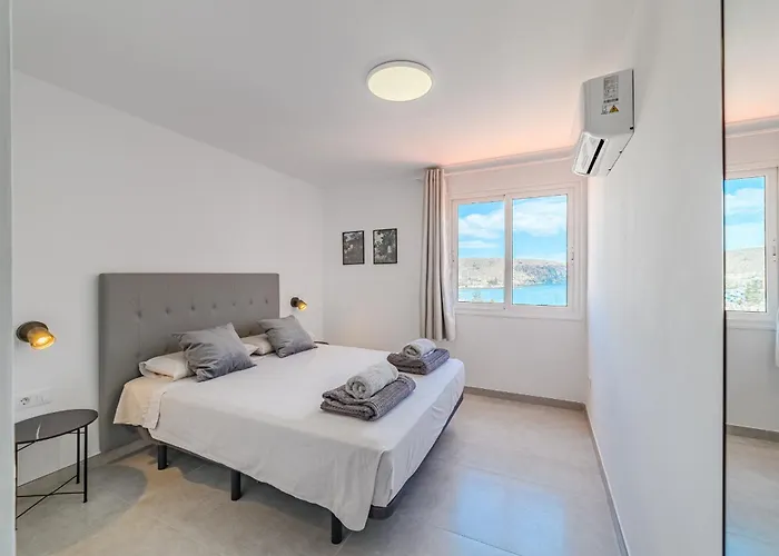 Apartment Ocean View 2bedroom In Cristianos, Heated Pool, 3 Minutes To Los Cristianos (Tenerife)