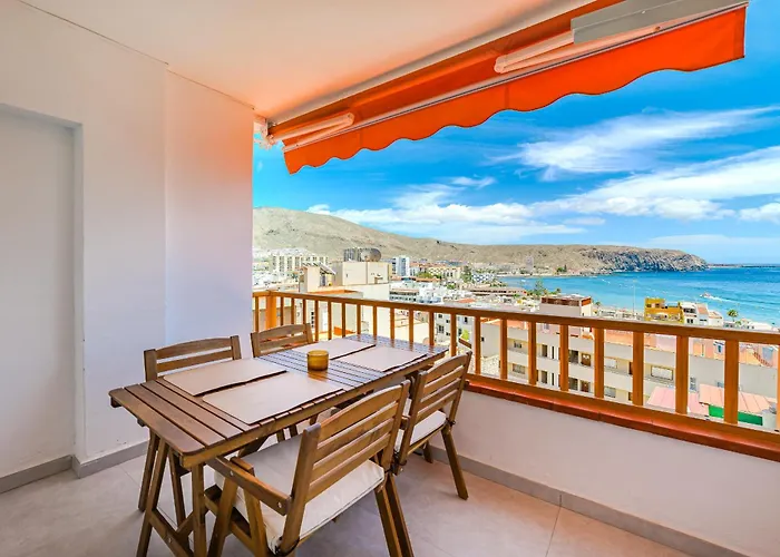 Apartment Ocean View 2bedroom In Cristianos, Heated Pool, 3 Minutes To *